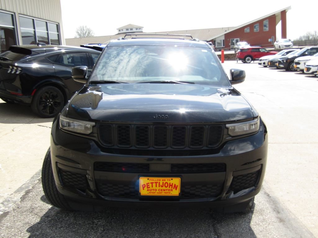 Used 2024 Jeep Grand Cherokee L Altitude AWD/4WD image 13