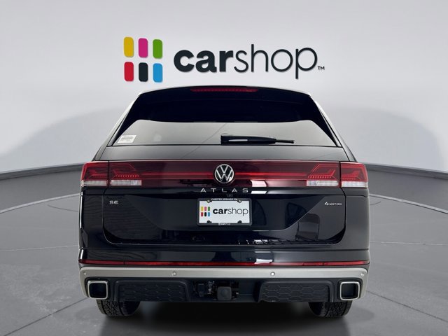 Used 2024 Volkswagen Atlas Peak Edition SE image 4