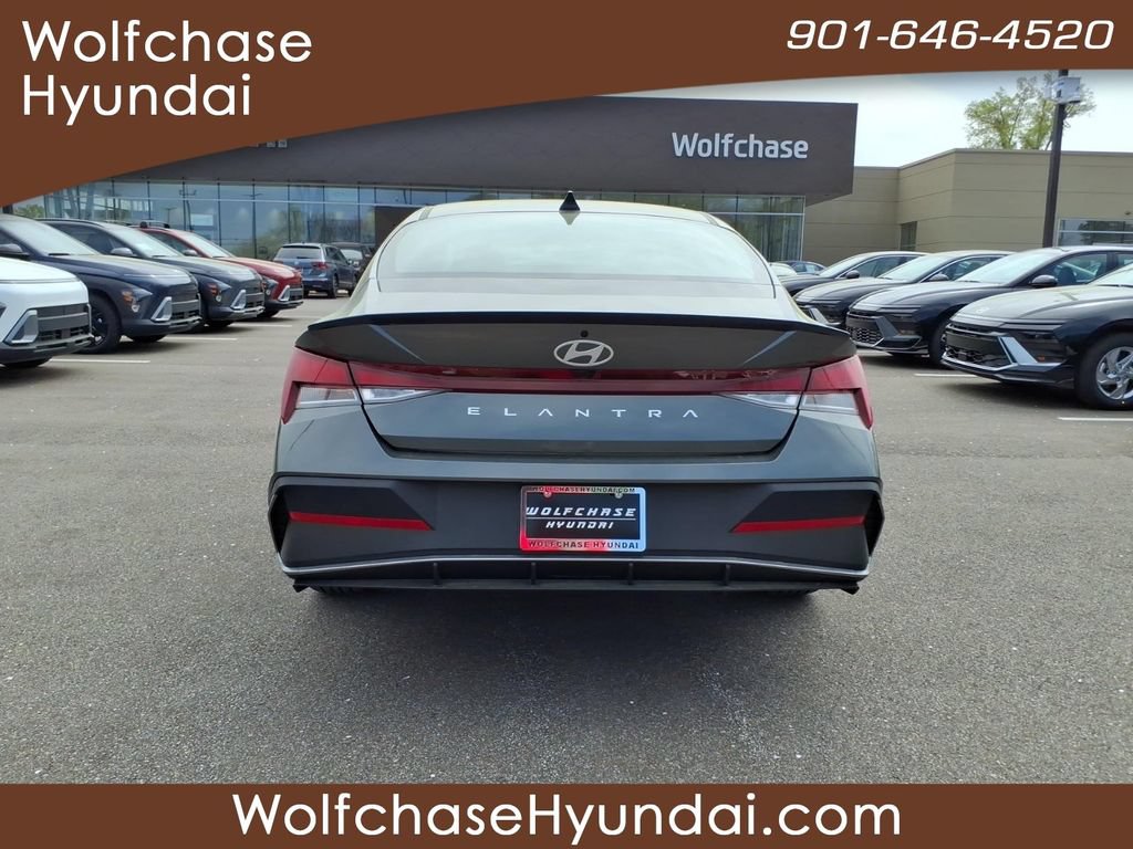 New 2026 Hyundai Elantra Sport FWD image 4