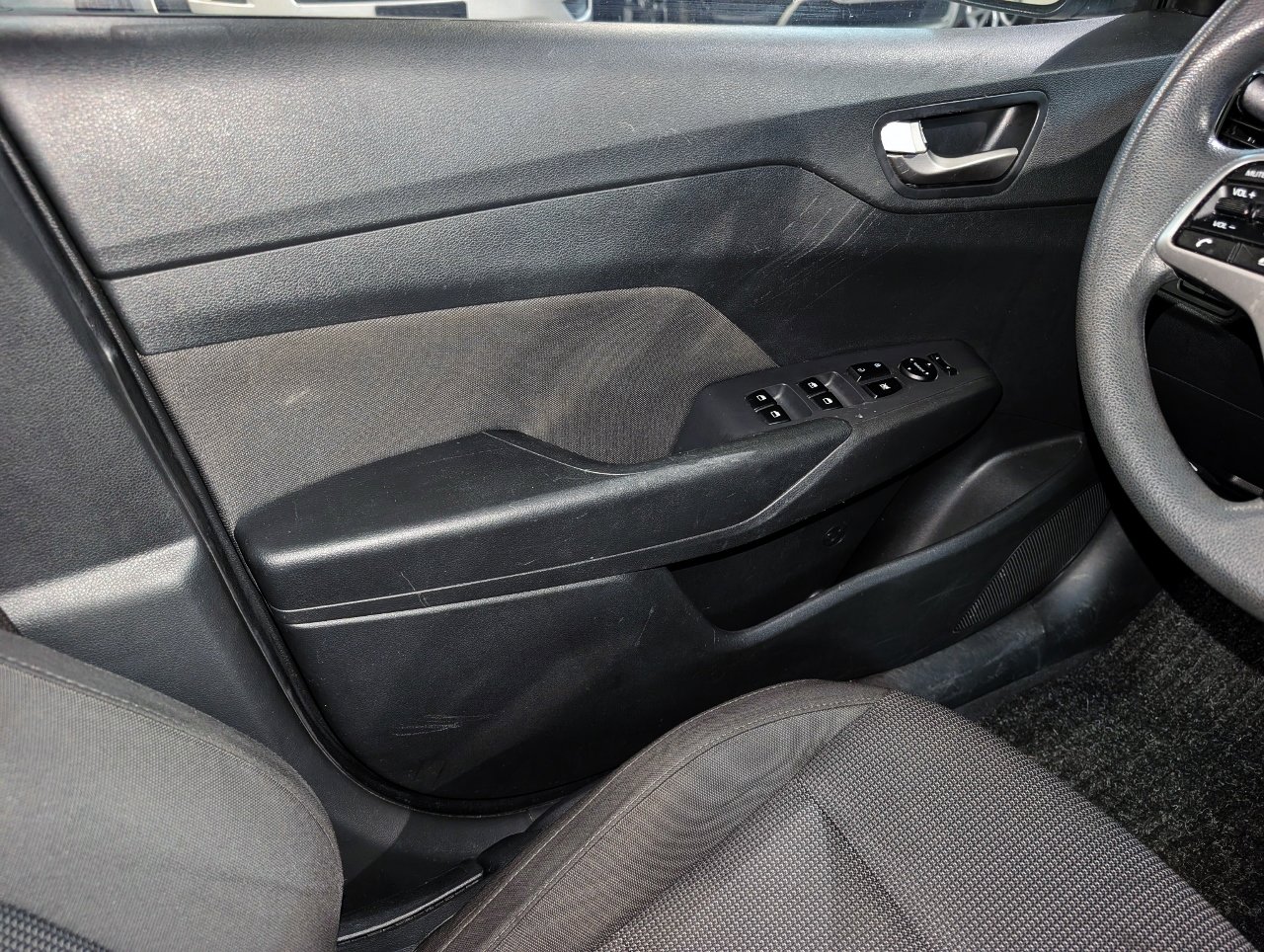 Used 2020 Hyundai Accent SE image 31