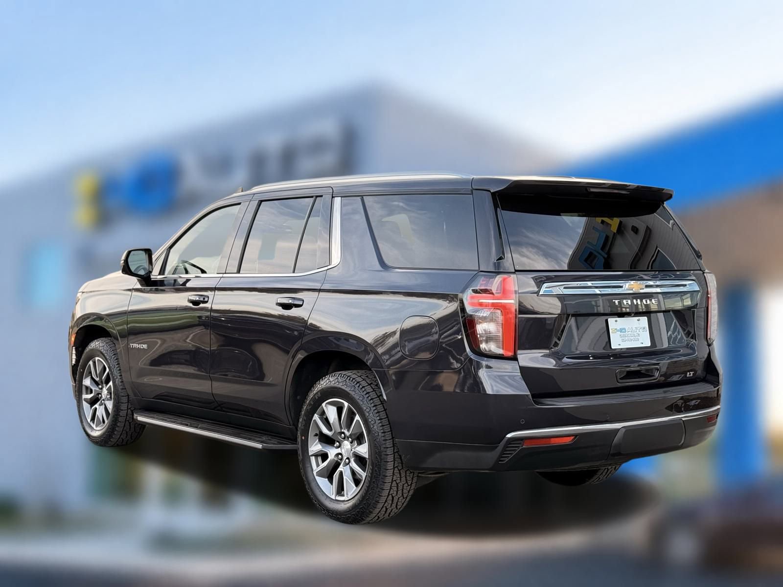 Used 2023 Chevrolet Tahoe LT w/ Luxury Package image 11