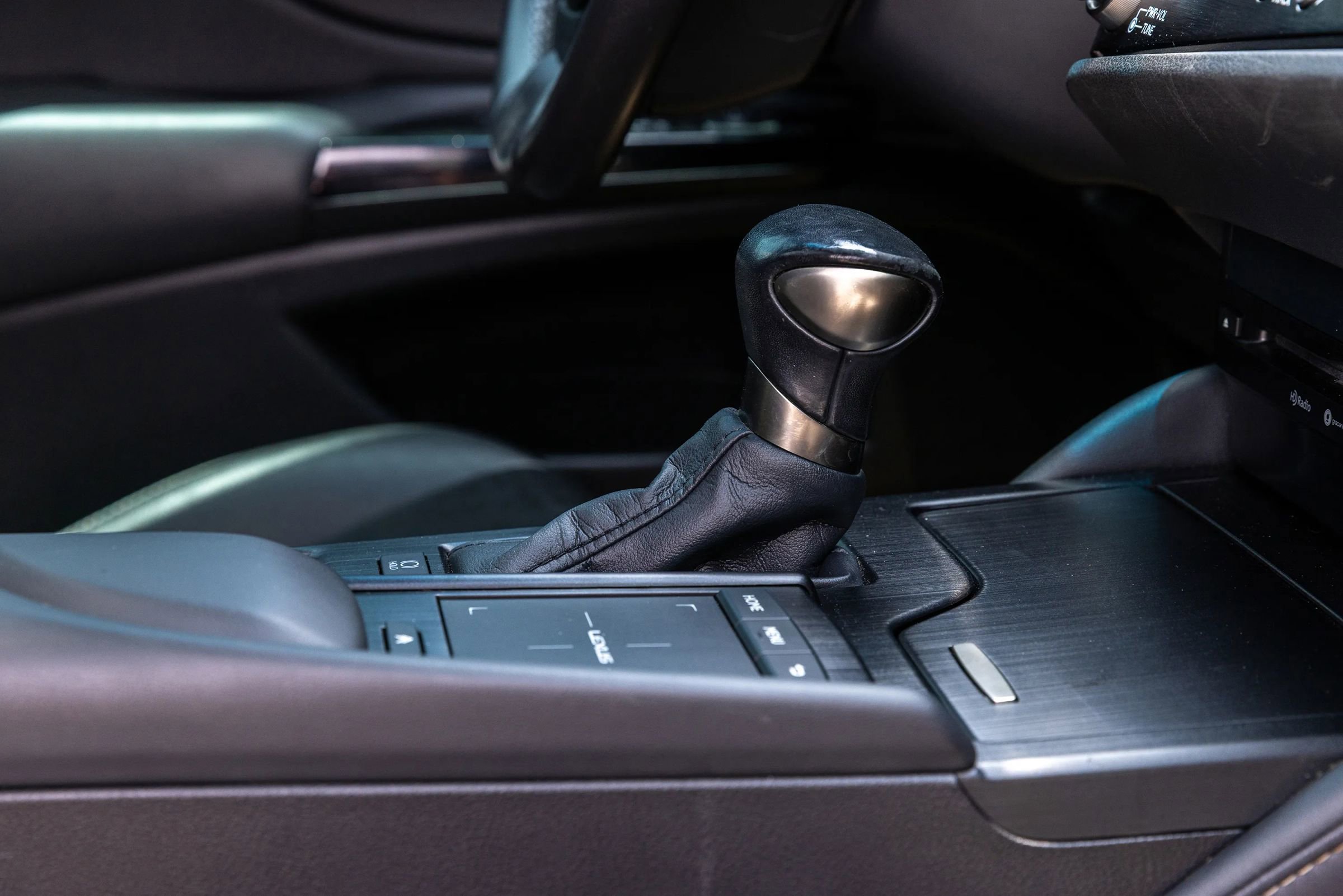 Used 2022 Lexus ES 300h w/ Accessory Package FWD image 30