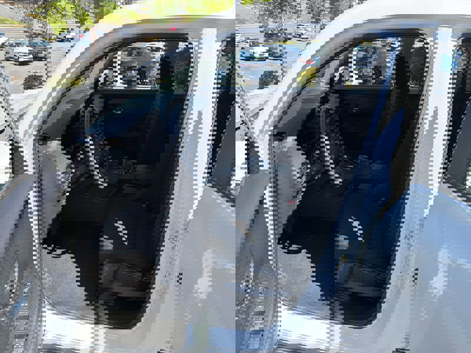 Used 2023 Honda HR-V LX image 16