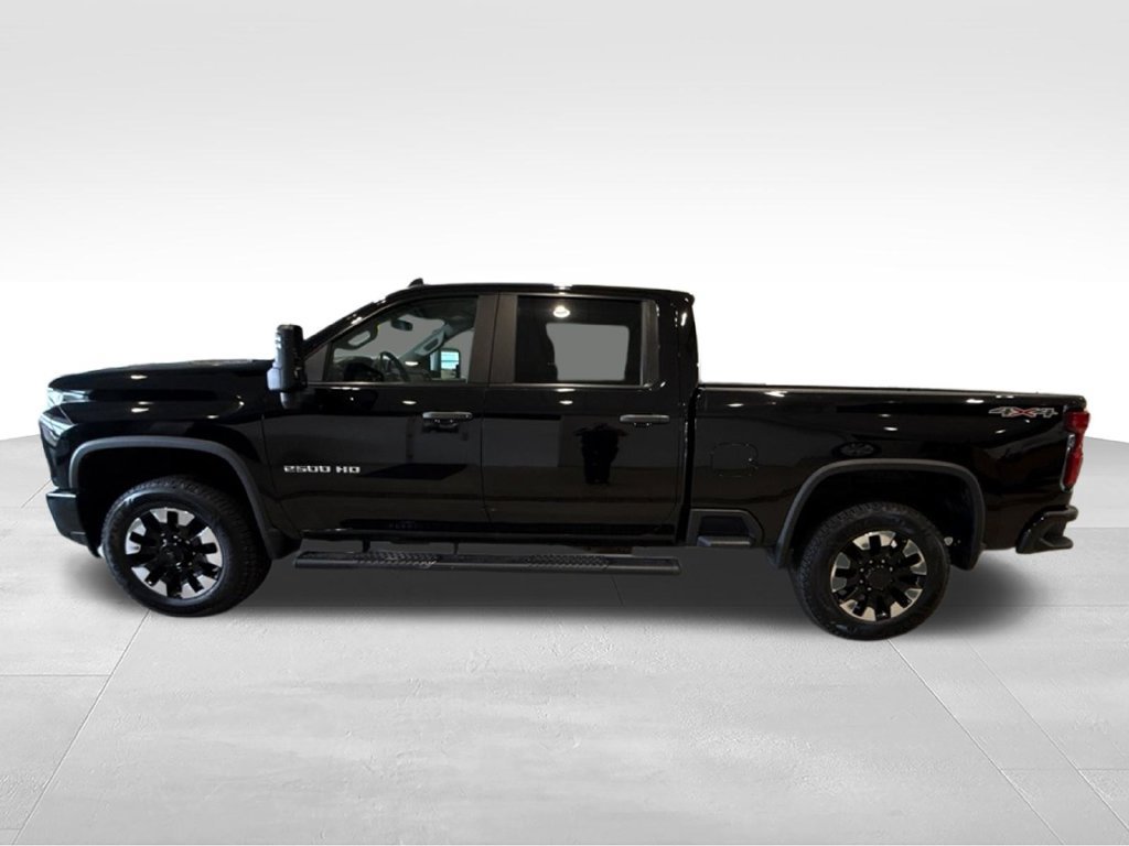 Used 2020 Chevrolet Silverado 2500 Custom w/ Custom Value Package AWD/4WD image 4