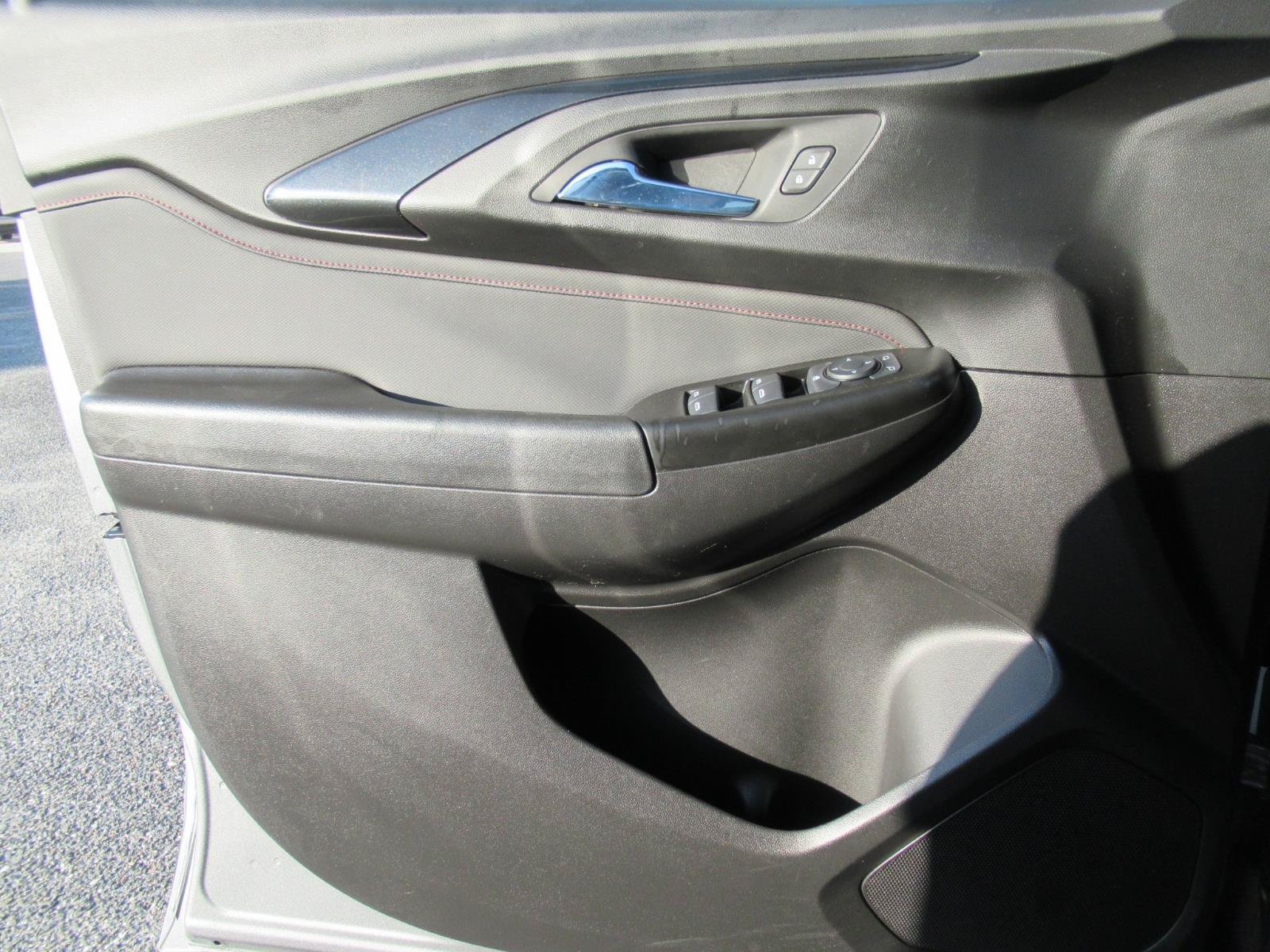 Used 2023 Chevrolet TrailBlazer RS w/ Convenience Package FWD image 19