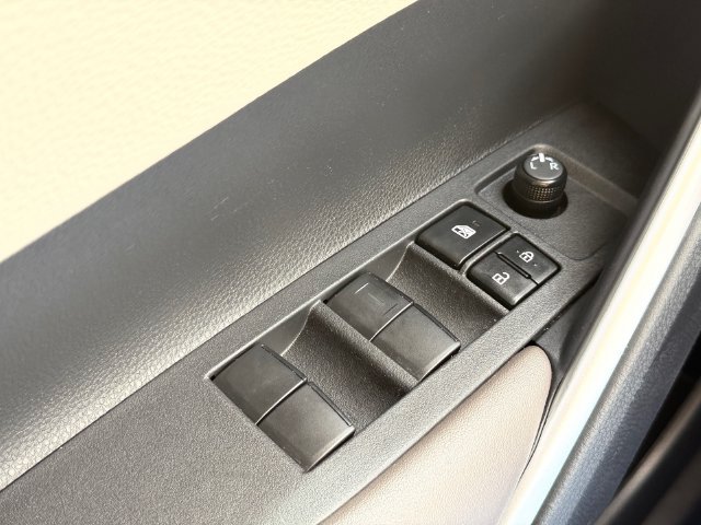 Certified 2023 Toyota Corolla Cross XLE FWD image 25