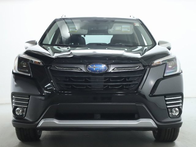 Used 2023 Subaru Forester Touring image 5