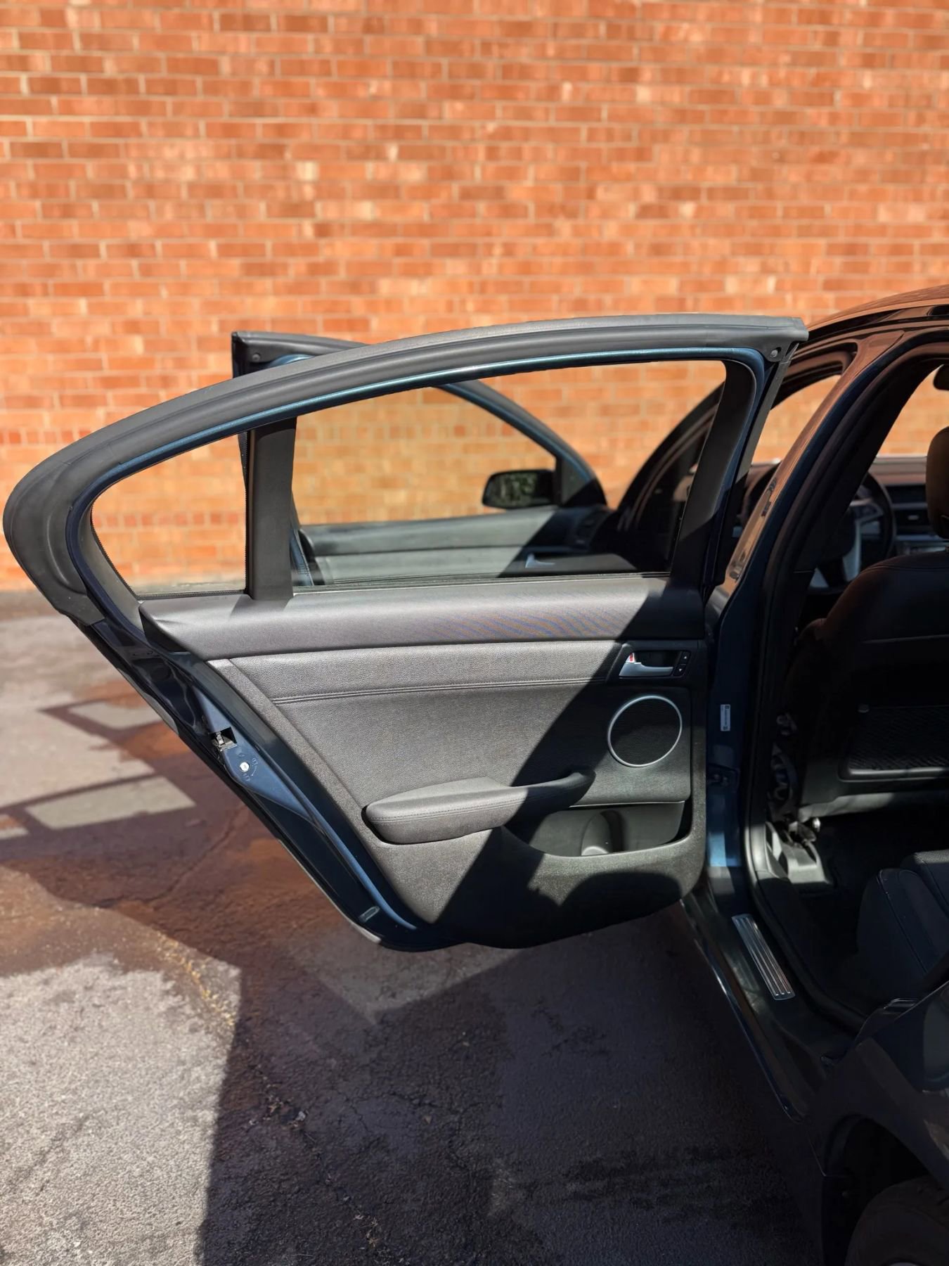 Used 2009 Pontiac G8 GT w/ Premium Package image 10