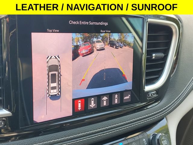 Used 2022 Chrysler Pacifica Limited FWD image 30