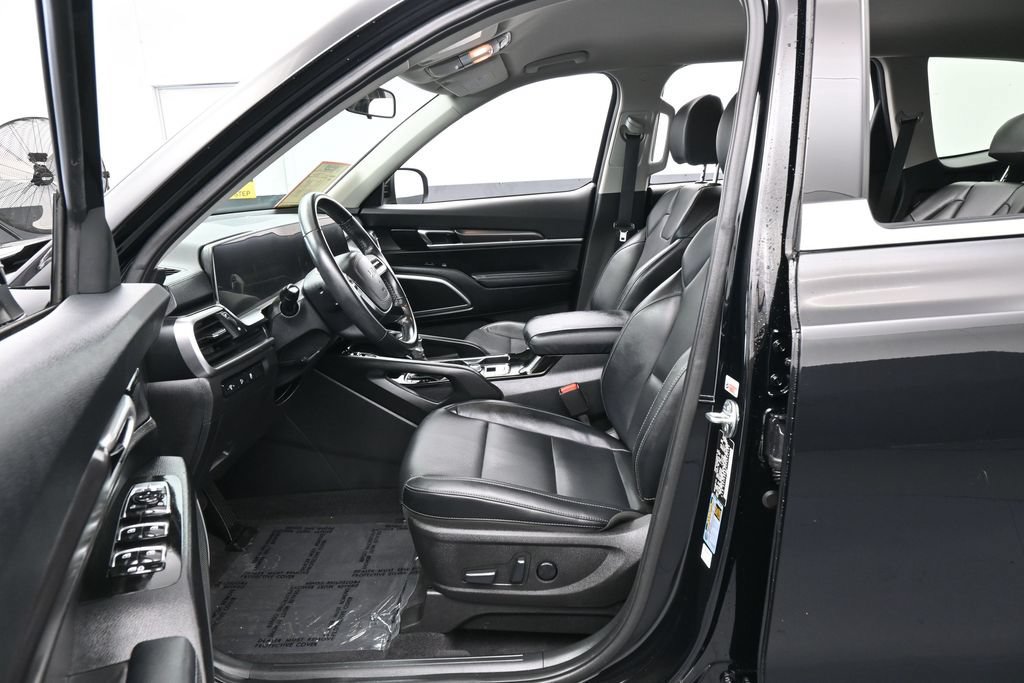 Used 2023 Kia Telluride S AWD/4WD image 11