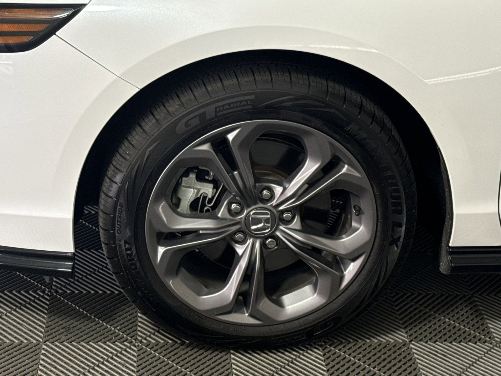 Used 2023 Honda Accord EX-L image 12