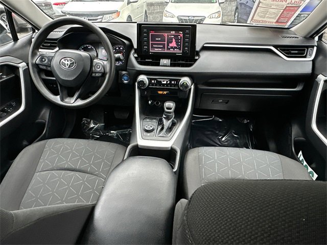 Used 2022 Toyota RAV4 XLE image 15