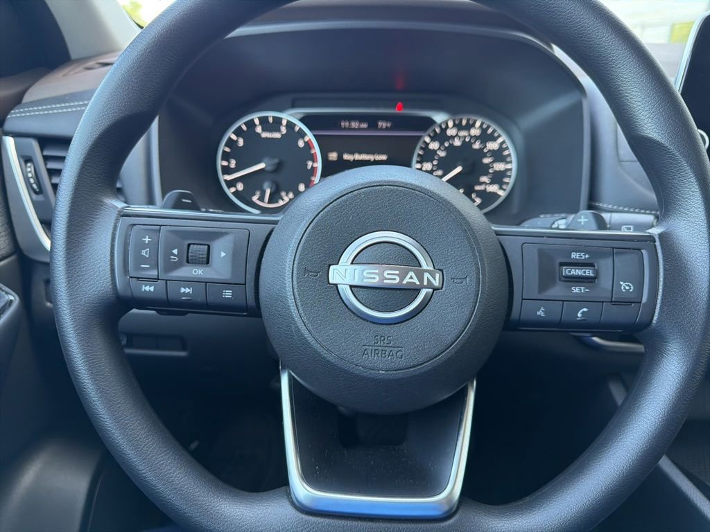 Used 2023 Nissan Rogue S AWD/4WD image 16
