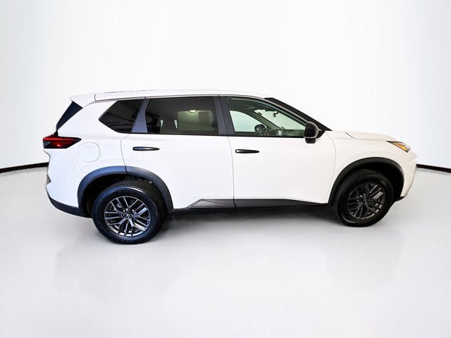 Used 2024 Nissan Rogue S AWD/4WD image 4
