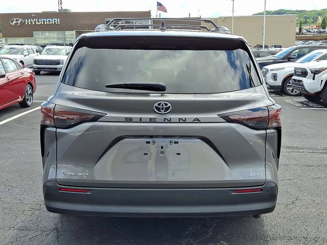 Used 2026 Toyota Sienna XLE AWD/4WD image 5
