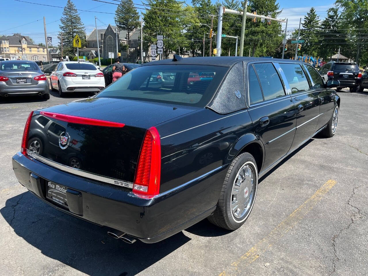 Used 2011 Cadillac DTS Limousine FWD image 6