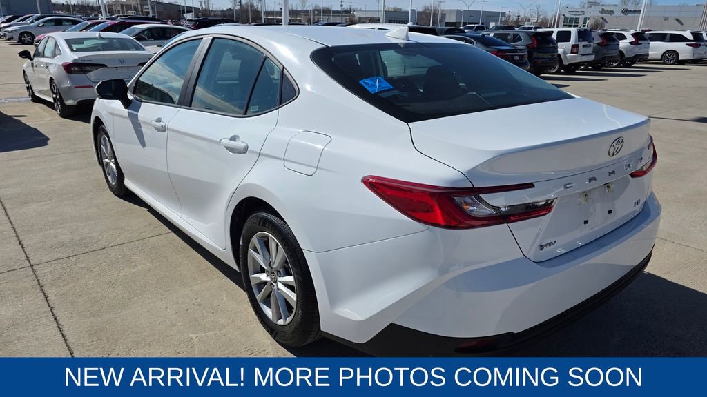 Used 2025 Toyota Camry LE image 3