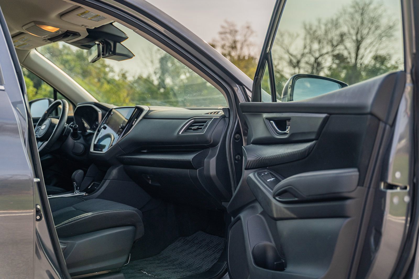 Used 2024 Subaru Ascent Premium w/ Convenience Package image 12