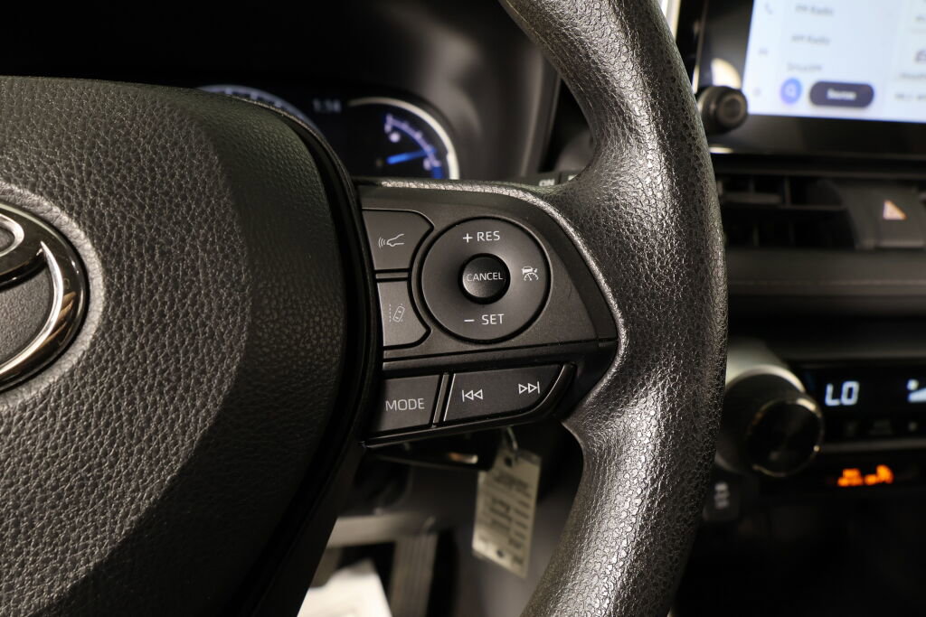Used 2023 Toyota RAV4 LE image 33