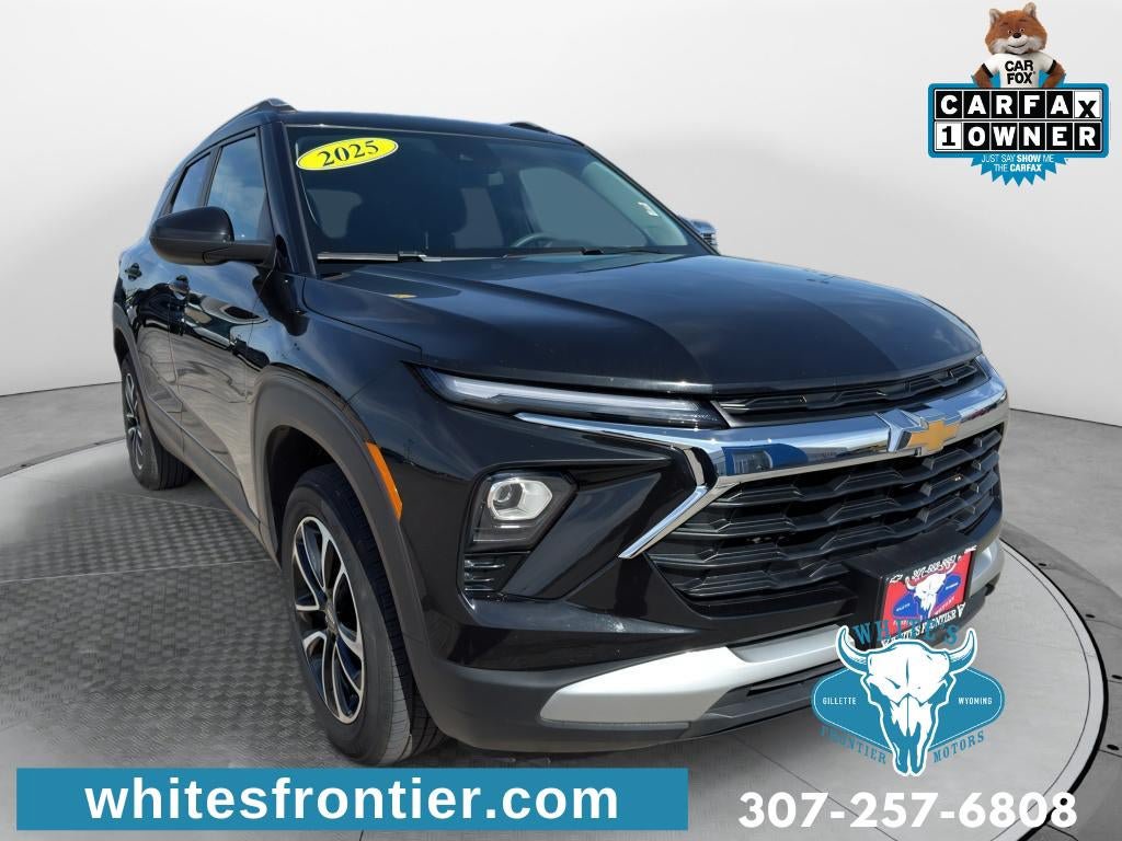 Used 2025 Chevrolet TrailBlazer LT AWD/4WD image 3