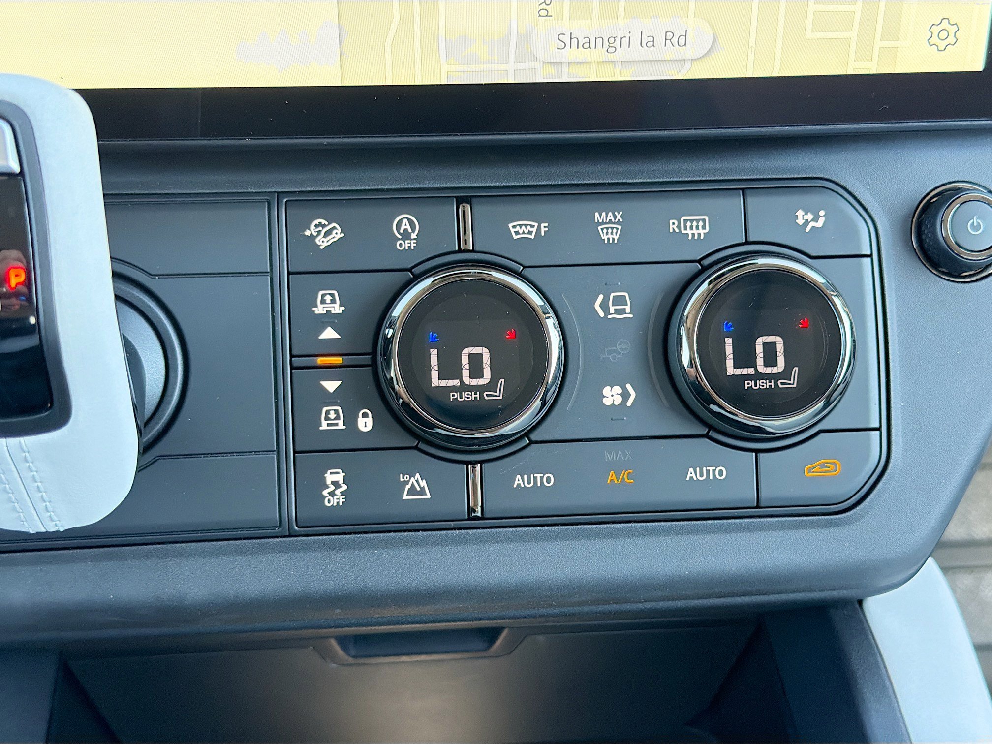 New 2026 Land Rover Defender 110 OCTA image 35