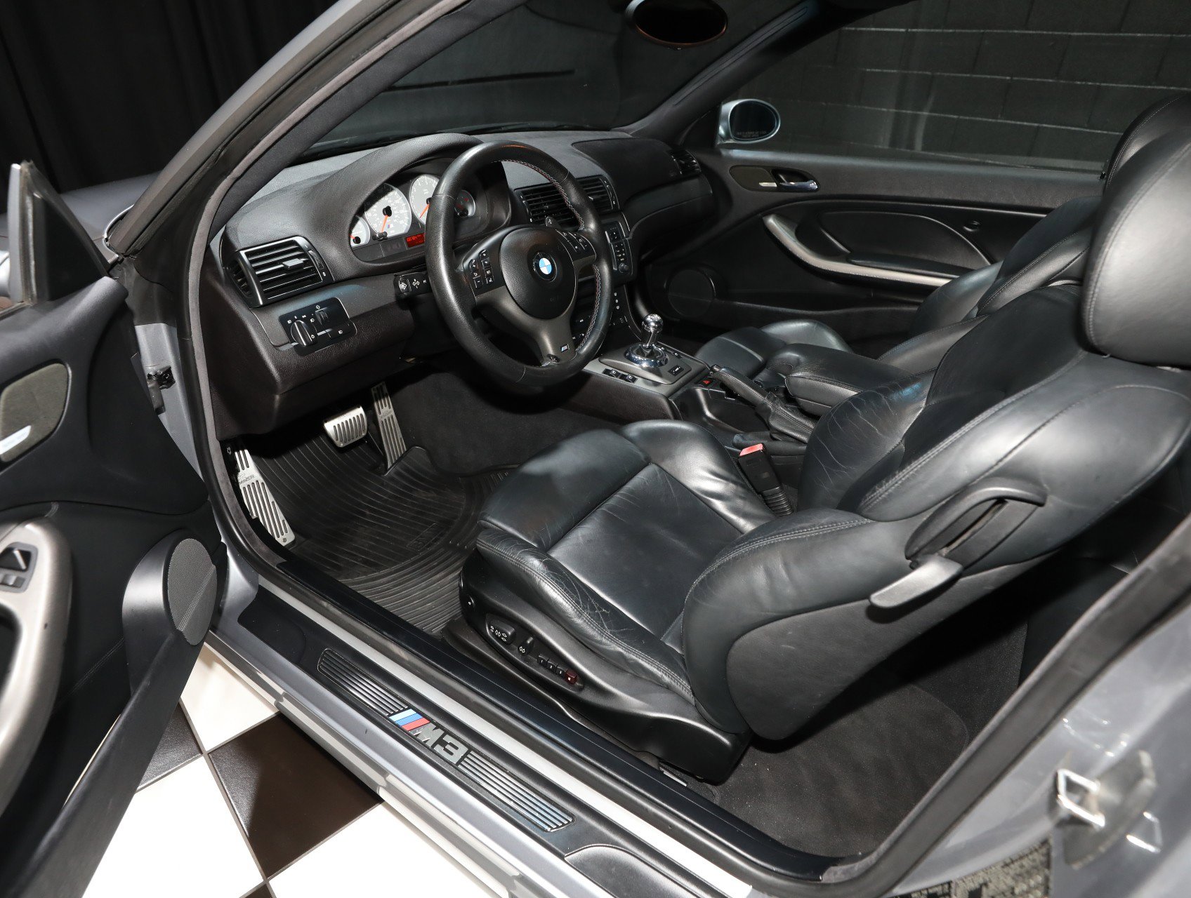 Used 2004 BMW M3 Coupe RWD image 3
