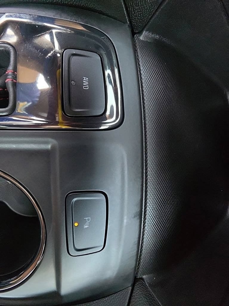 Used 2023 Chevrolet Equinox RS AWD/4WD image 19