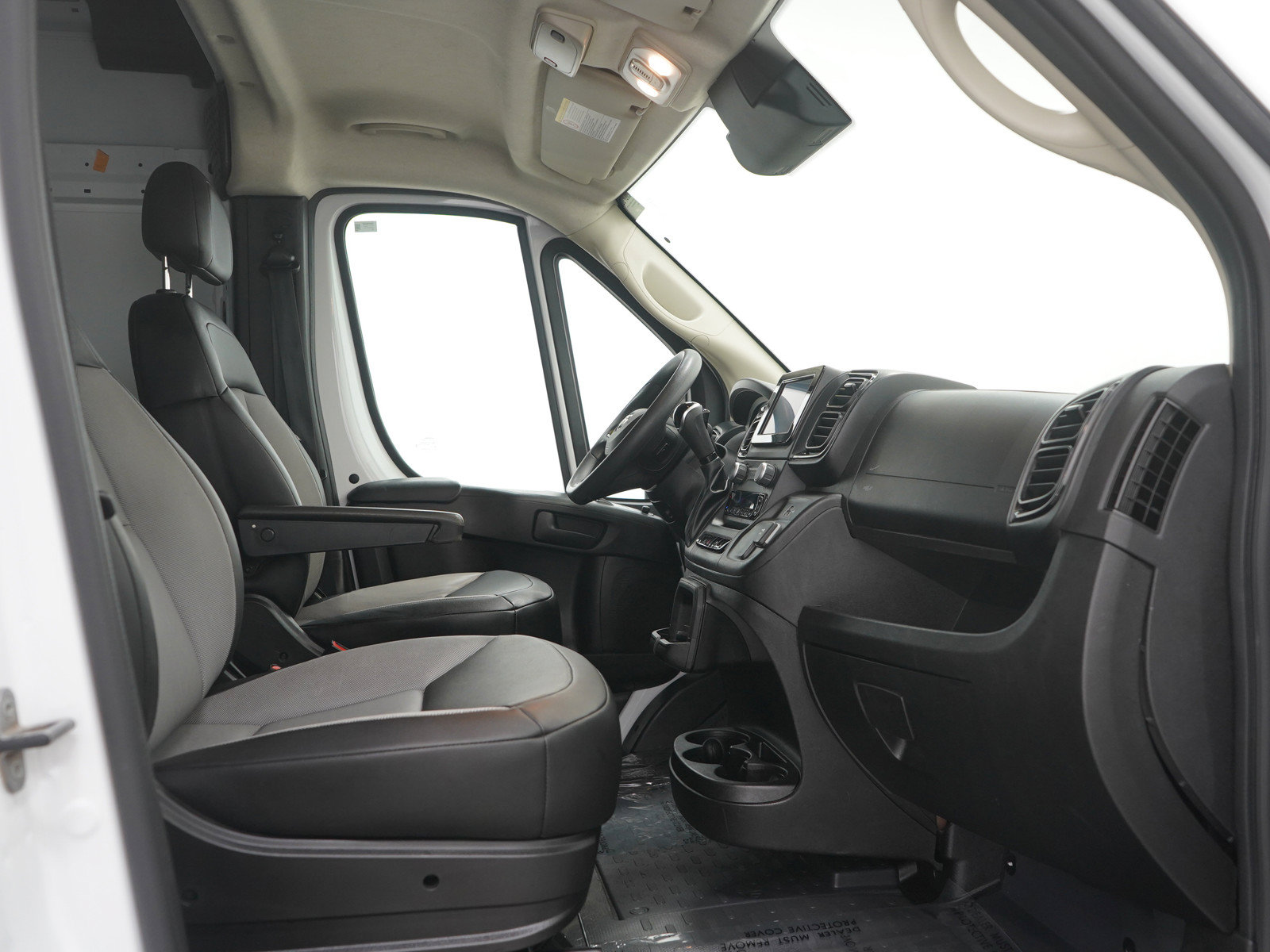 Used 2024 RAM ProMaster 2500 w/ Convenience Group FWD image 13