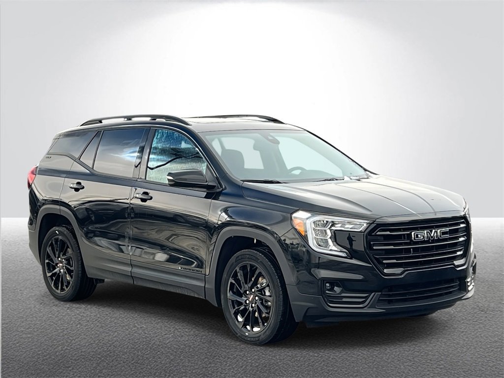 Used 2024 GMC Terrain SLT w/ Elevation Edition image 7