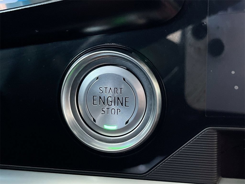 New 2025 Chevrolet Corvette E-Ray AWD/4WD image 17