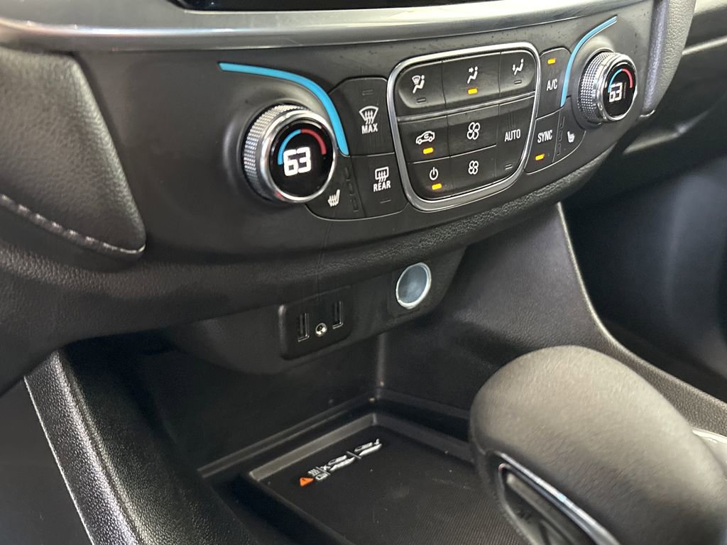 Used 2023 Chevrolet Traverse LT FWD image 41
