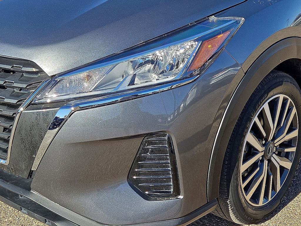 Used 2024 Nissan Kicks SV image 10