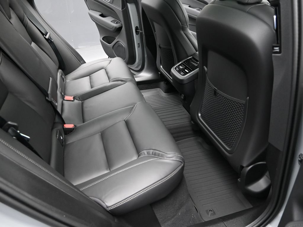 New 2026 Volvo XC60 B5 Ultra w/ Climate Package AWD/4WD image 17