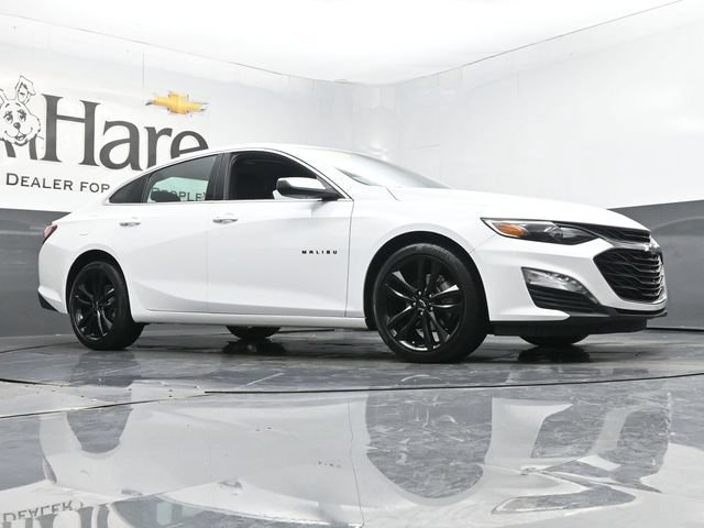 Used 2024 Chevrolet Malibu LT w/ Sport Edition FWD image 2