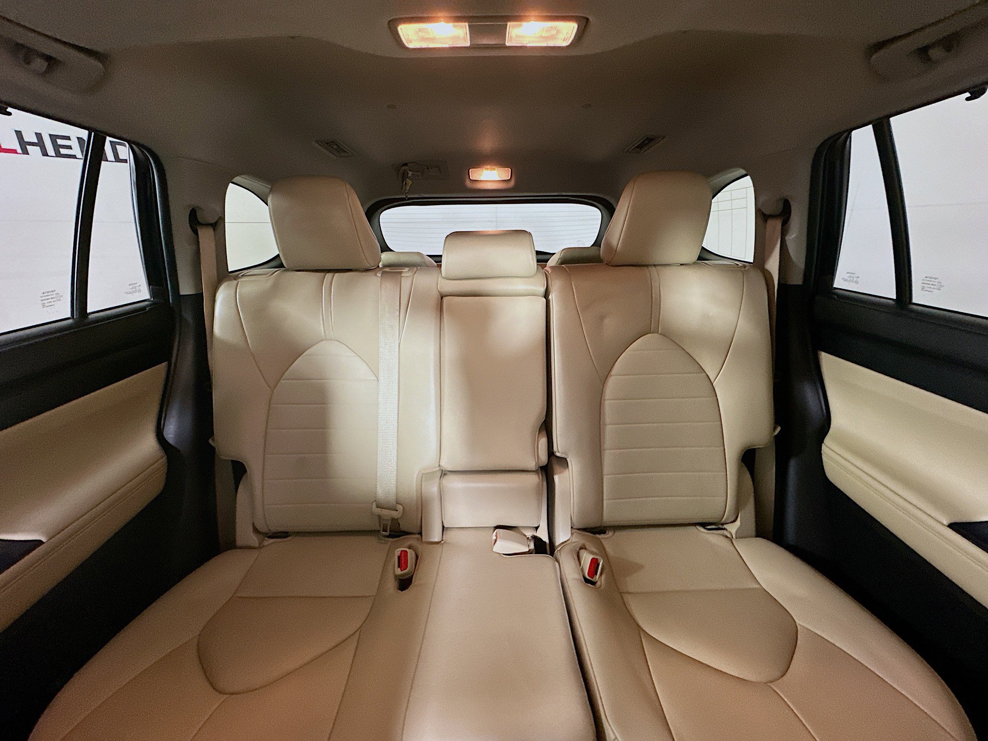 Used 2023 Toyota Highlander XLE image 30