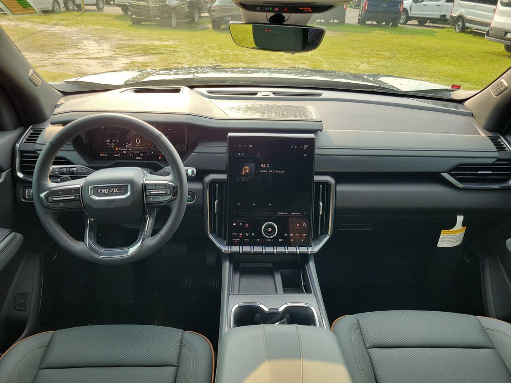 Used 2026 GMC Acadia AT4 w/ Luxury Package AWD/4WD image 14