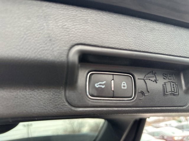 Used 2022 Ford Explorer XLT AWD/4WD image 19