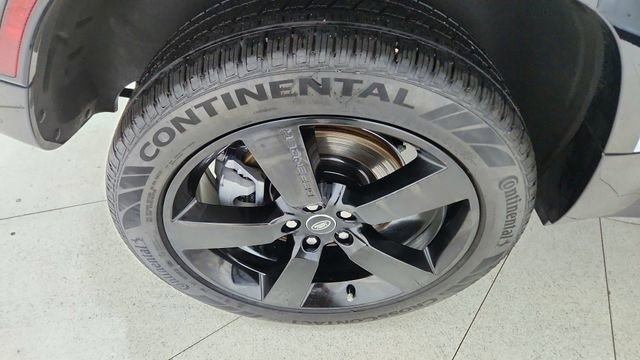 Used 2025 Land Rover Defender 90 X-Dynamic SE image 54