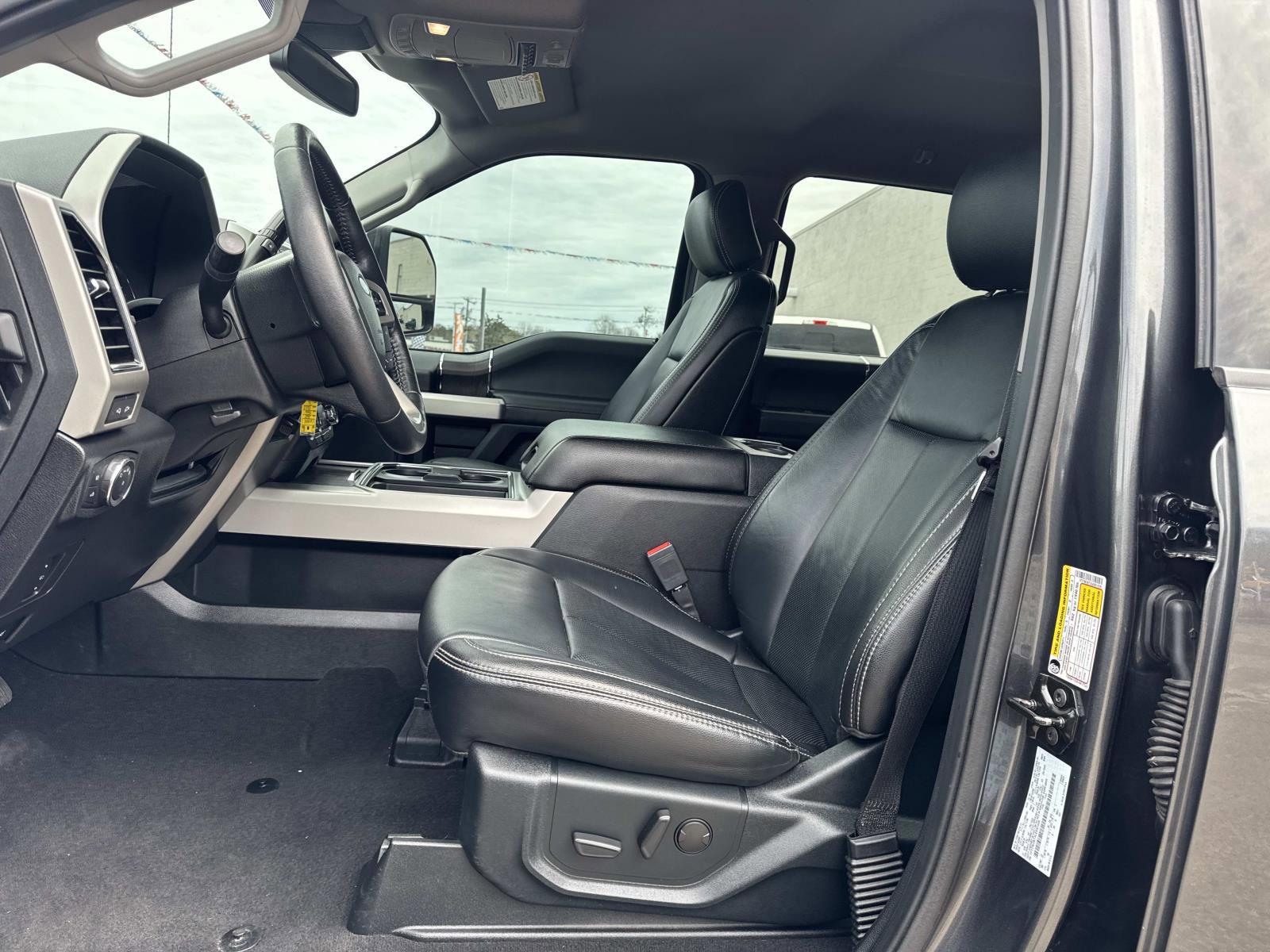 Used 2020 Ford F250 Lariat image 11