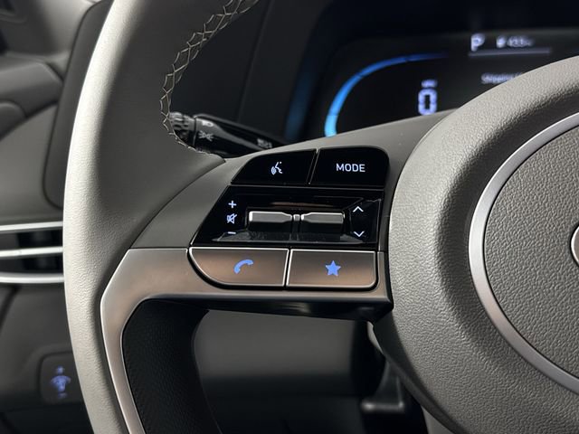 Used 2025 Hyundai Elantra Sport FWD image 29