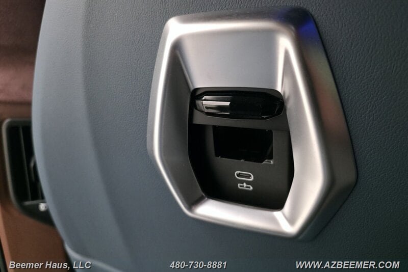 Used 2023 BMW XM AWD/4WD image 34