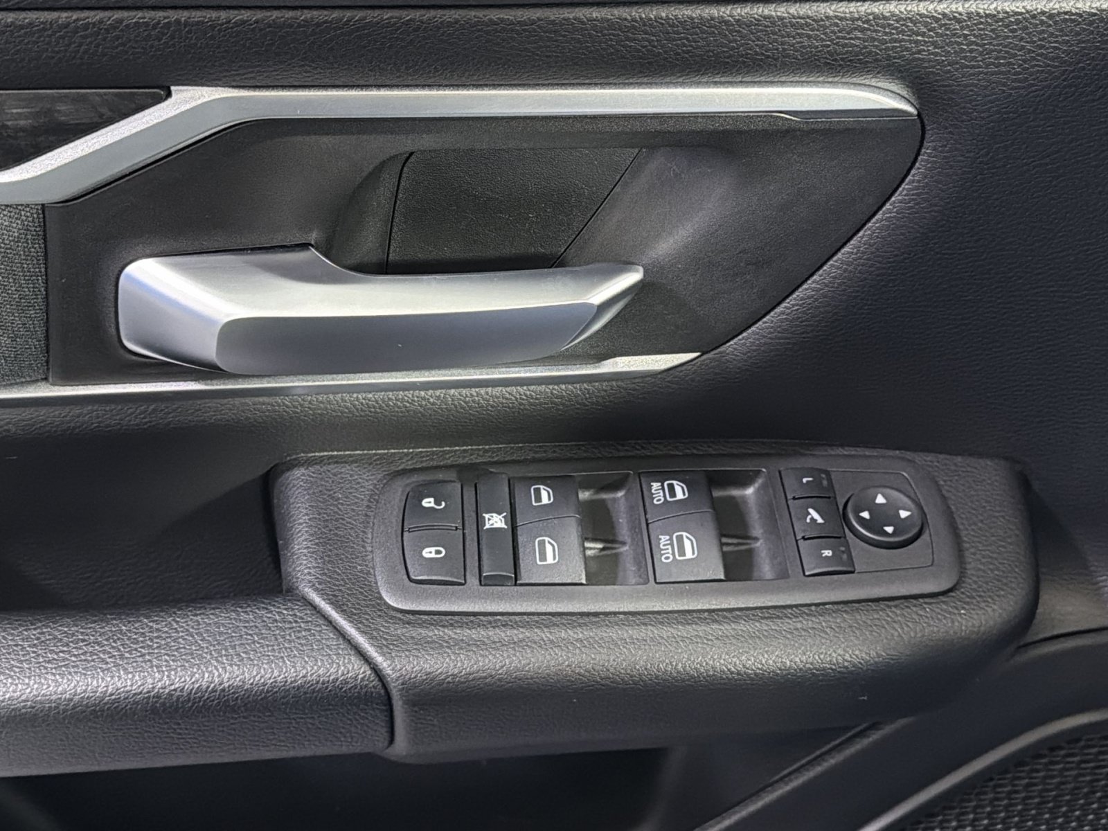Used 2022 RAM 1500 Big Horn AWD/4WD image 35