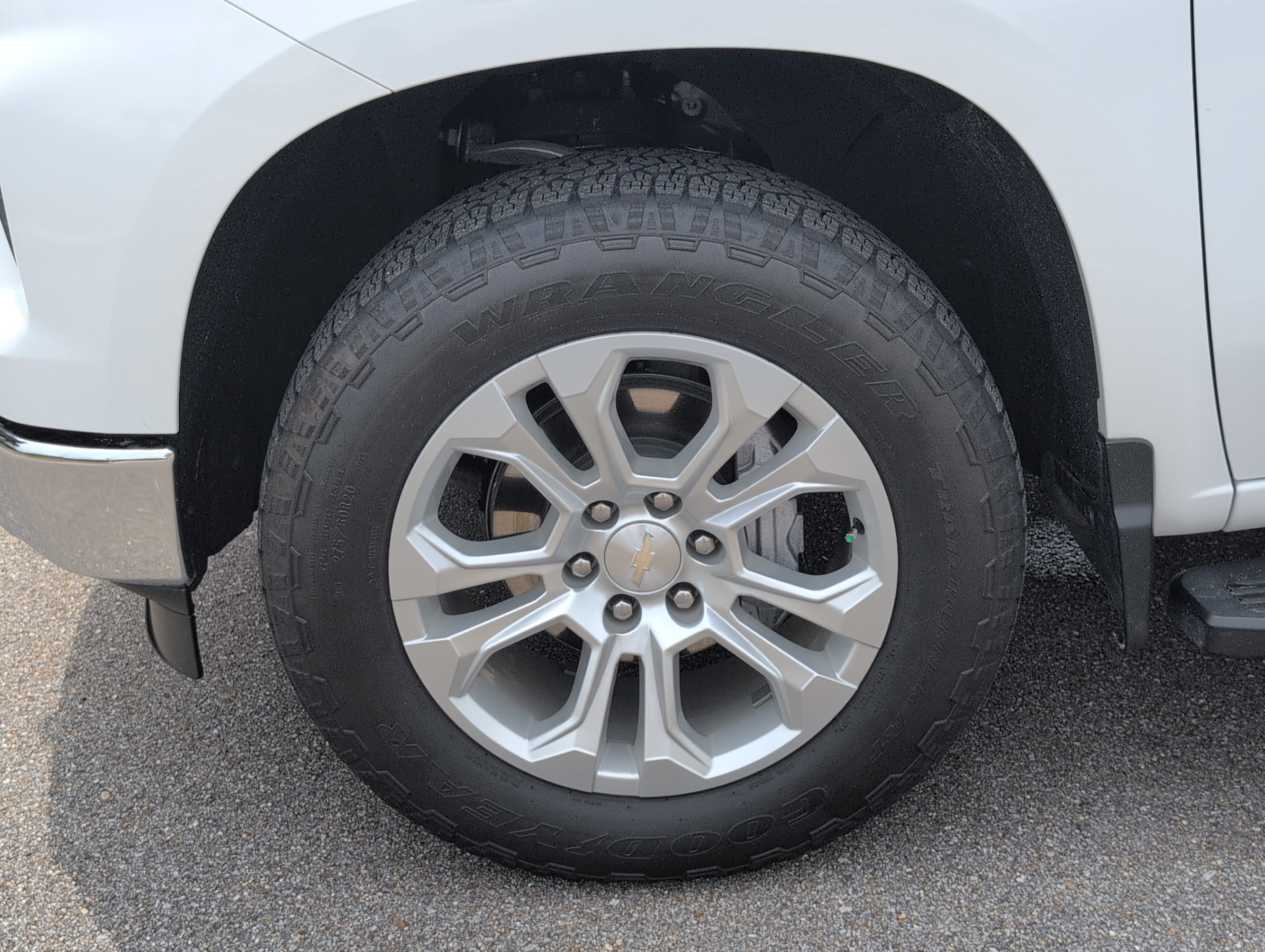 Used 2024 Chevrolet Silverado 1500 LTZ w/ Technology Package AWD/4WD image 11