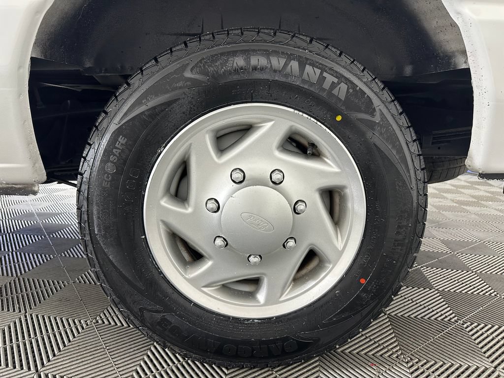 Used 2014 Ford E-150 and Econoline 150 RWD image 12