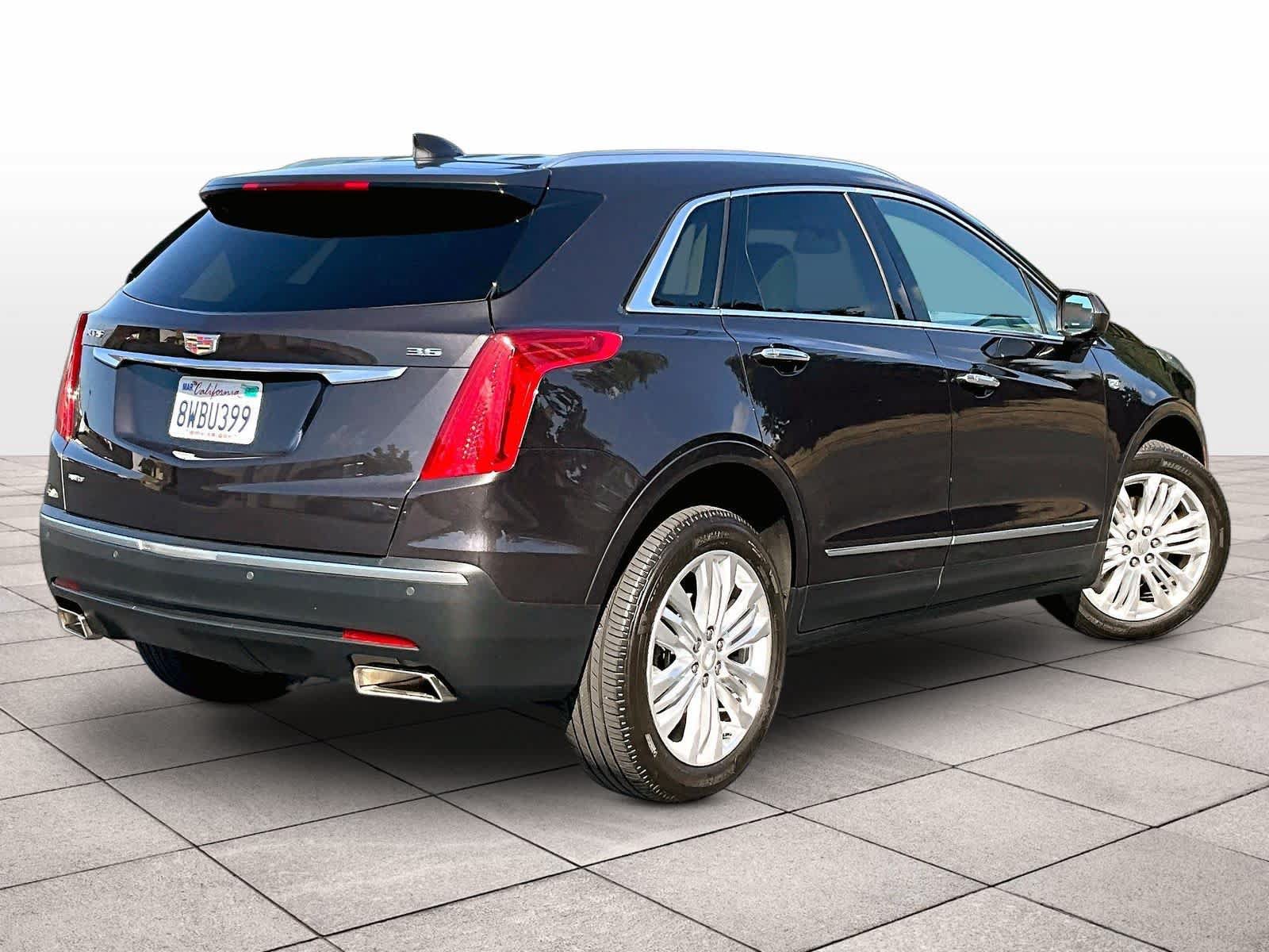 Used 2018 Cadillac XT5 Luxury w/ Driver Awareness Package AWD/4WD image 16