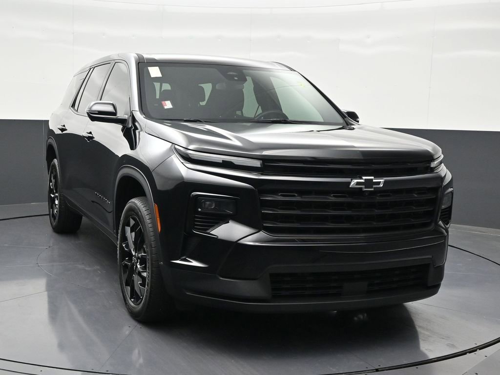 Used 2024 Chevrolet Traverse LS w/ Midnight/Sport Edition FWD image 8