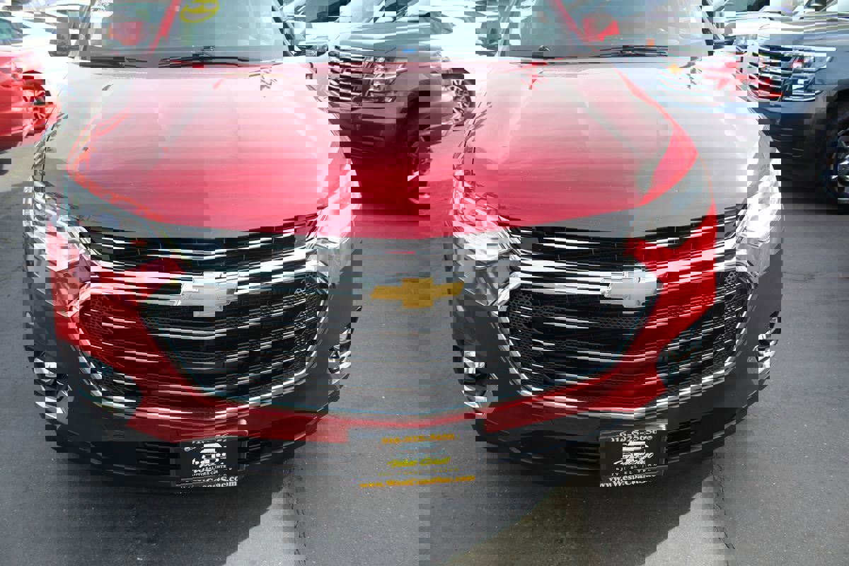 Used 2020 Chevrolet Traverse LT w/ Driver Confidence II Package image 9