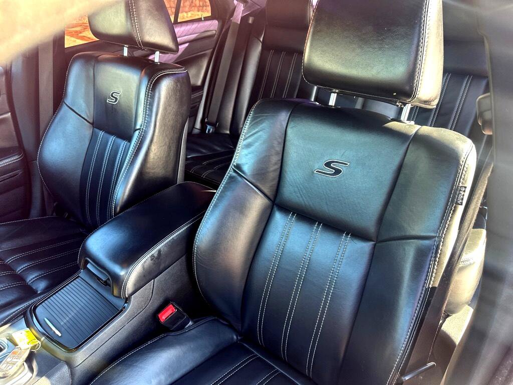 Used 2016 Chrysler 300 S image 39