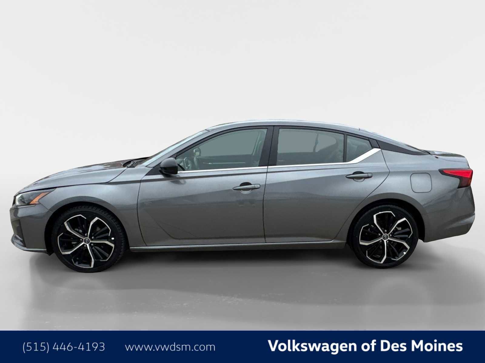 Used 2023 Nissan Altima 2.5 SR image 3