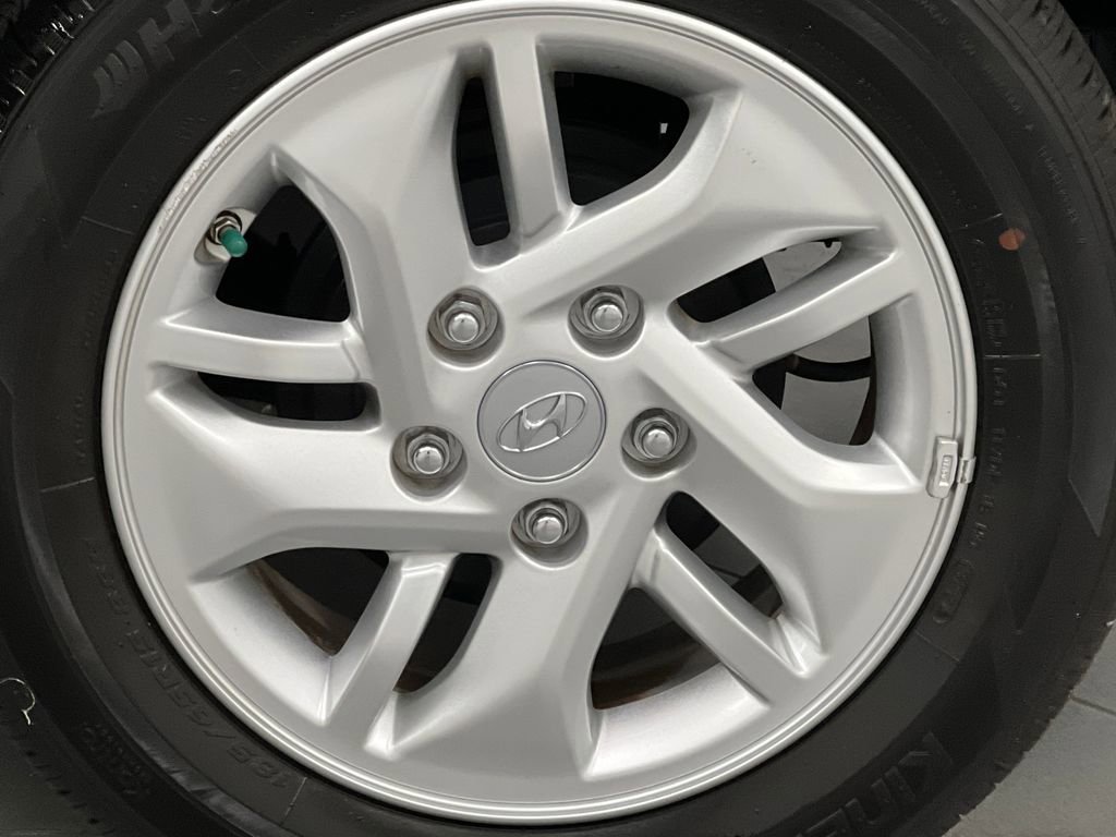 Used 2025 Hyundai Venue SE image 56